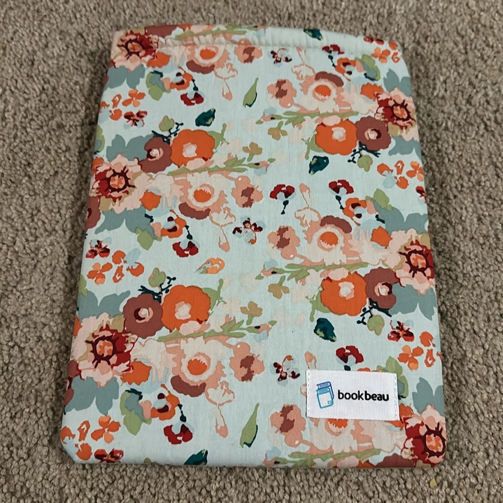 Book beau Book Sleeve